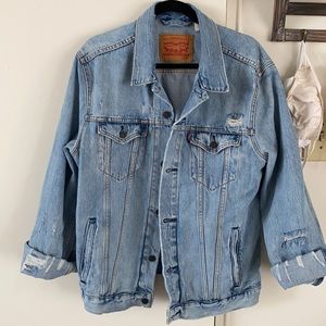 Men’s Distressed Levi’s Denim Jacket